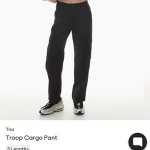 Aritizia black cargo pants